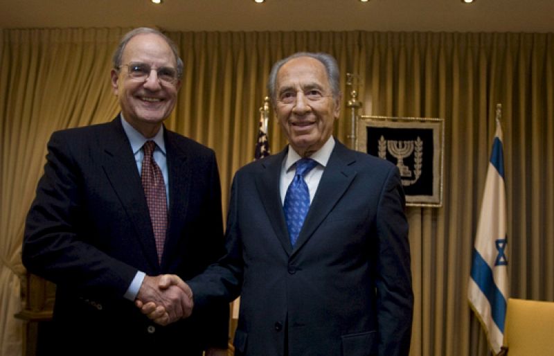 George Mitchell llega a Israel para tratar de reforzar el alto al fuego en Gaza