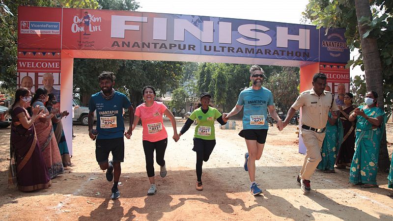 La VII Ultramaratón Anantapur, una carrera hacia la erradicación de la pobreza