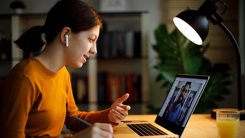 Se triplica el gasto en clases particulares: "Lo que fue un bien de lujo ha pasado a ser de primera necesidad"