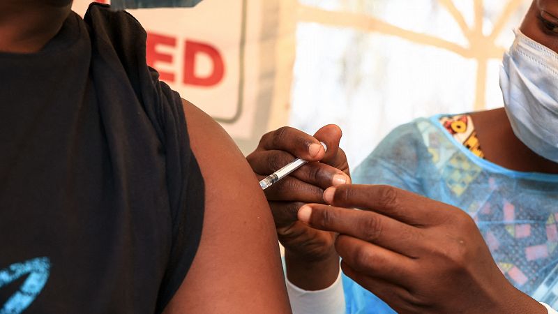 Dos años de pandemia, seis millones de muertos y un acceso muy desigual a las vacunas