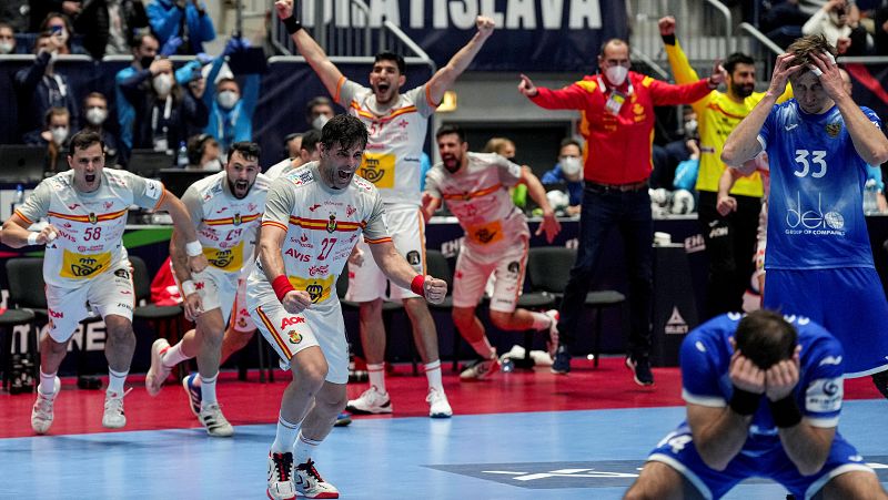 Los Hispanos avistan las semifinales tras un sufrido triunfo sobre Rusia