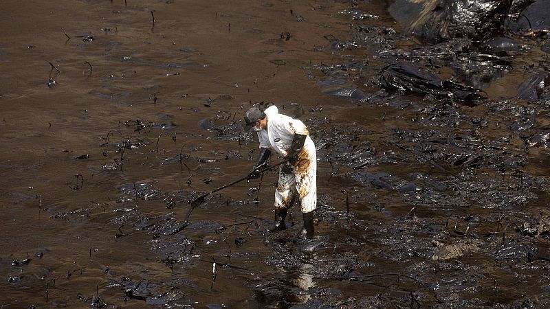 Denuncian un nuevo derrame de petróleo, presuntamente provocado, en la Amazonía peruana