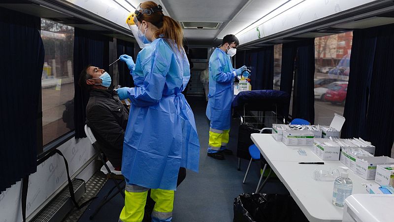 Coronavirus en España, 24 de enero | España supera los nueve millones de contagios y la incidencia baja ligeramente a 3.381 casos desde el viernes
