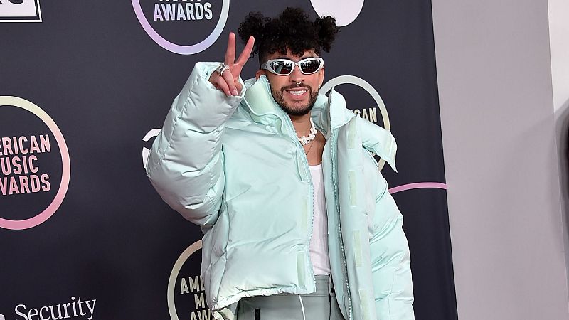 Bad Bunny usa a Mario Casas para anunciar su gira y se olvida de España