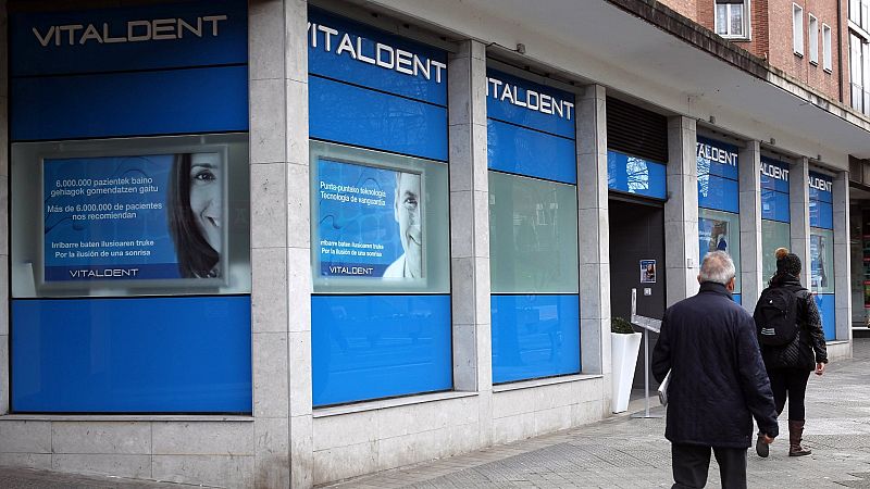 El fundador de Vitaldent niega haber falsificado títulos universitarios: "Siempre han tenido validez académica"