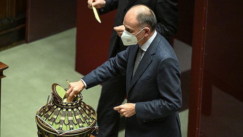 Segunda 'fumata negra' en la elección del Jefe de Estado italiano: la derecha propone tres opciones