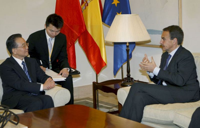 Zapatero y Wen Jiabao rechazan las políticas proteccionistas en época de crisis