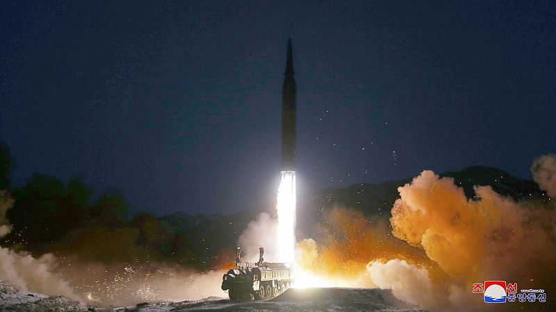 Corea del Norte dispara otros dos misiles en la sexta prueba armamentística en lo que va de año