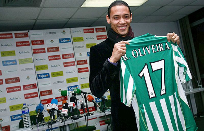 Oliveira llega en el último suspiro