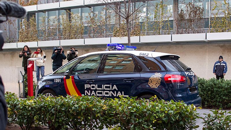 La mujer que presuntamente mató a su hija en un hotel de Logroño acusa a la abuela