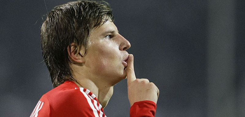 Arshavin se convierte en jugador del Arsenal