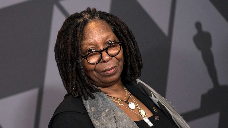 Whoopi Goldberg, suspendida de su programa por decir que el Holocausto "no tenía que ver con la raza"