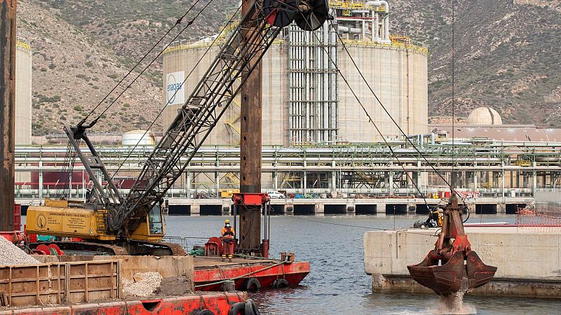 España permitirá a Marruecos importar gas licuado a través del gaseoducto bloqueado por Argelia