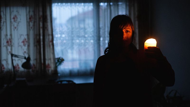 La pobreza energética merma la salud mental: "Las llamadas con la amenaza del corte de luz me producen ansiedad"