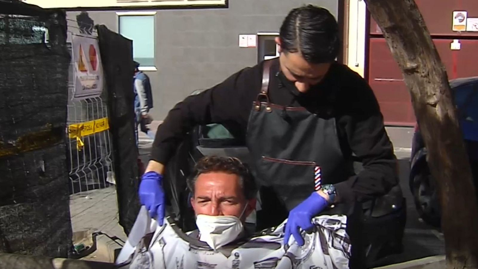 El peluquero de las personas sin hogar | Ver