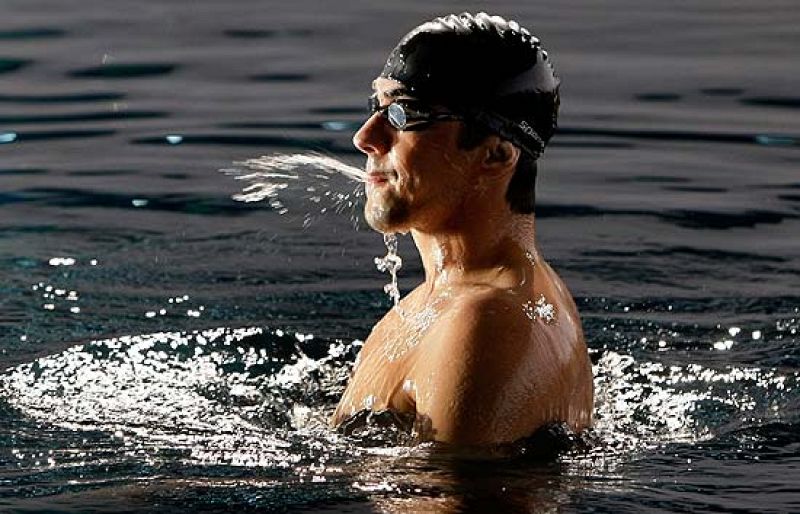 Phelps podría ser procesado por consumo de marihuana