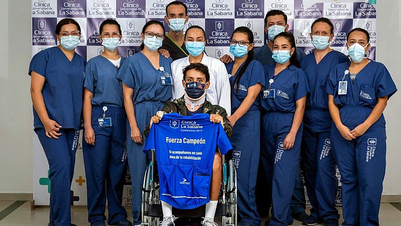 Egan Bernal recibe el alta dos semanas después de su grave accidente