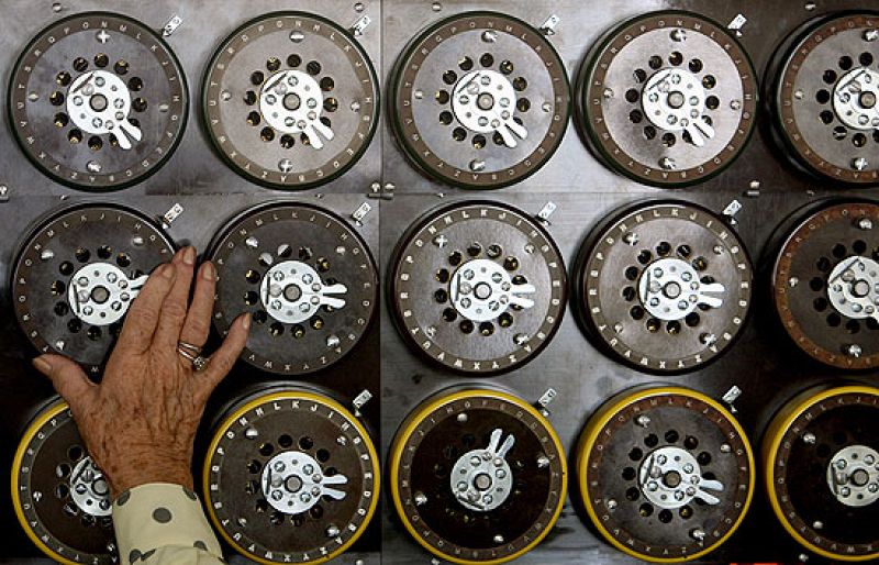 Rescatan del olvido varias máquinas 'Enigma' en el Cuartel General del Ejército