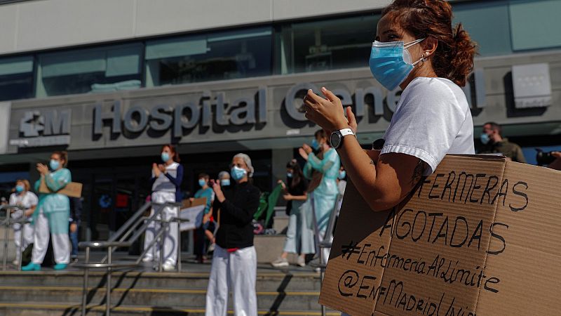 Casi la mitad de las enfermeras se plantea dejar la profesión: la pandemia lleva su salud mental al límite