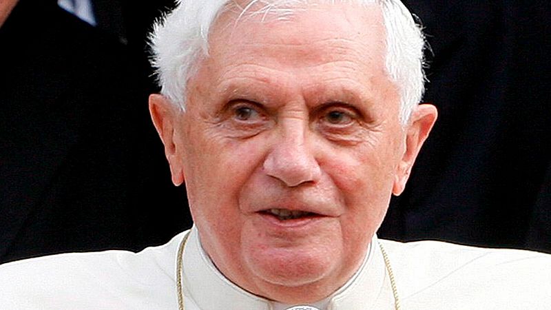 Benedicto XVI pide perdón a las víctimas de abusos sexuales por los "errores" bajo su responsabilidad