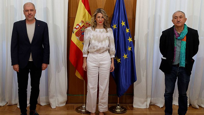 Gobierno y sindicatos acuerdan subir el salario mínimo hasta los 1.000 euros al mes sin el apoyo de la patronal