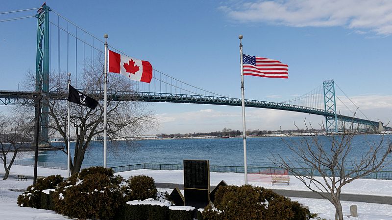 Los manifestantes antivacunas bloquean el principal cruce entre Canadá y EE.UU.