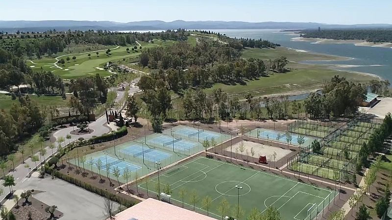 El Supremo ordena la demolición completa del 'resort' de lujo de Valdecañas, Cáceres