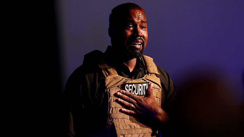 Kanye West se disculpa tras su extraño comportamiento en redes: "Asumo la responsabilidad"