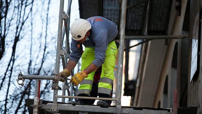 El FMI plantea al Gobierno una subida de impuestos a partir de 2023 para reducir el déficit