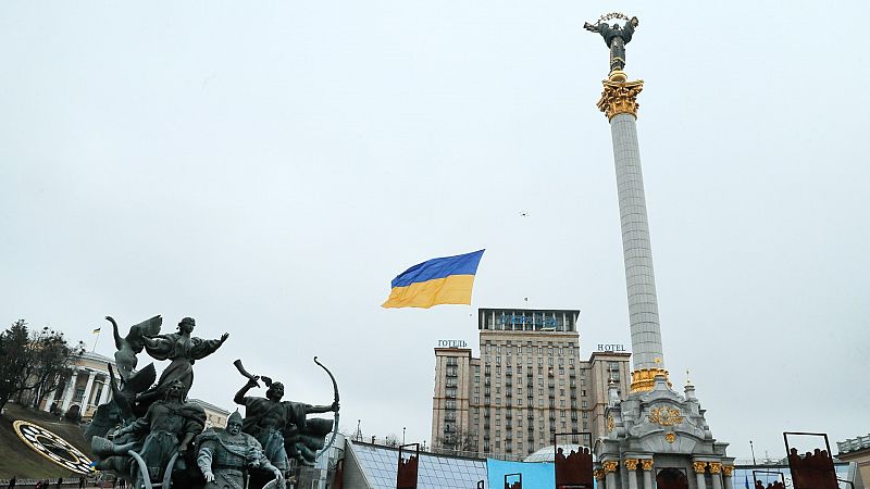 Decenas de ucranianos celebran el Día de la Unidad en plena tensión con Rusia: "No creo que se vayan a retirar"