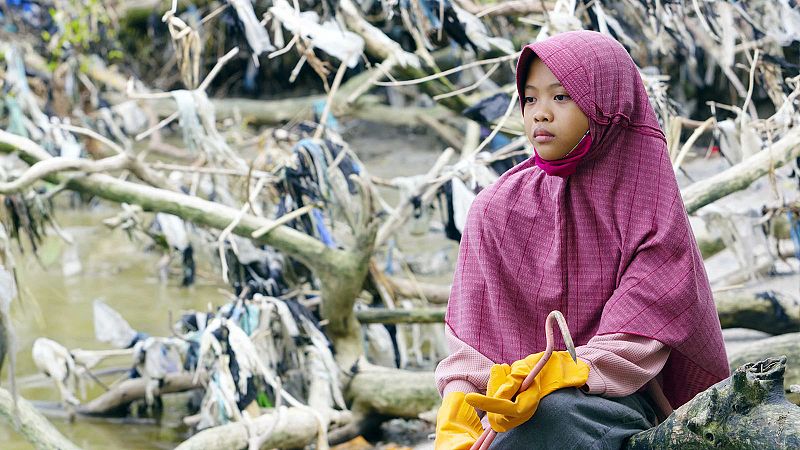 'La noche temática' analiza los efectos del plástico en la salud y el entorno