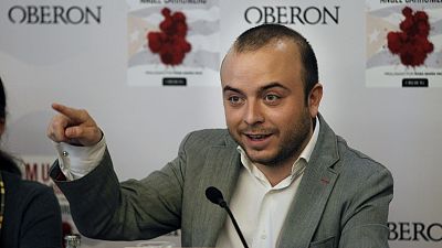 Boletines RNE - Ángel Carromero dimite del Ayuntamiento de Madrid tras las acusaciones de espionaje a Ayuso - Escuchar ahora