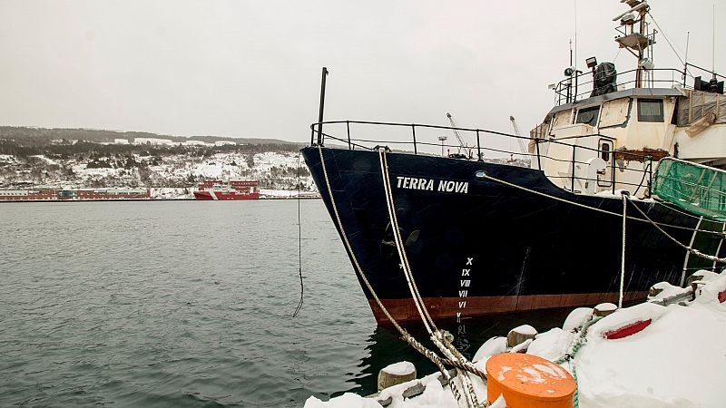 Albares pide a Canadá que siga colaborando para encontrar a los 12 marineros desaparecidos en Terranova