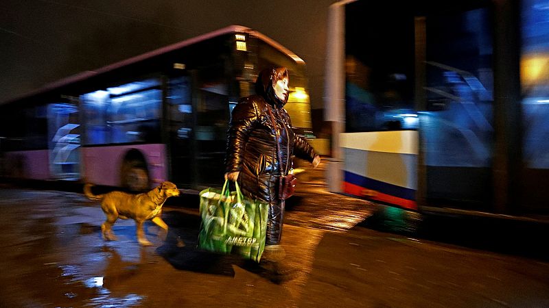 Los separatistas prorrusos ordenan la evacuación de Donetsk y Lugansk en plena crisis en Ucrania