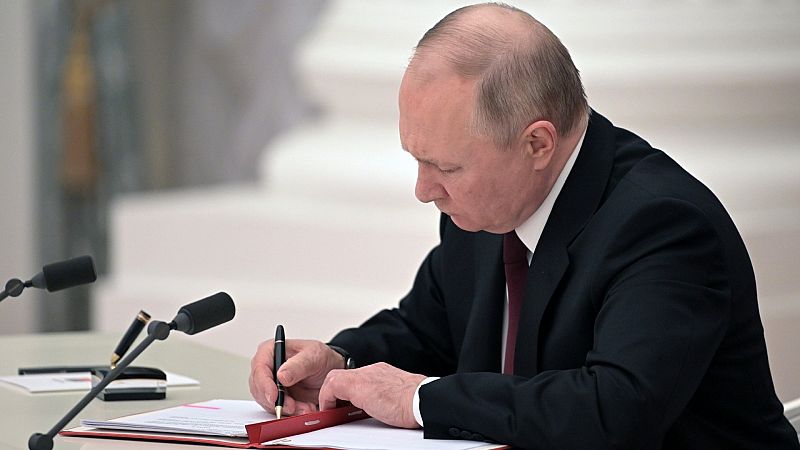 Putin redobla su desafío y reconoce la independencia de las regiones separatistas del este de Ucrania