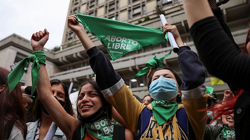 Colombia despenaliza el aborto hasta la semana 24 en una decisión histórica