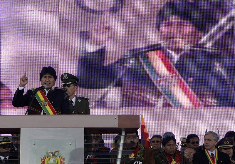Evo Morales promulga la nueva constitución de Bolivia