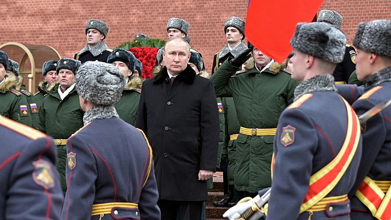 Ucrania impone el estado de excepción, moviliza a los reservistas y urge a sus ciudadanos a abandonar Rusia