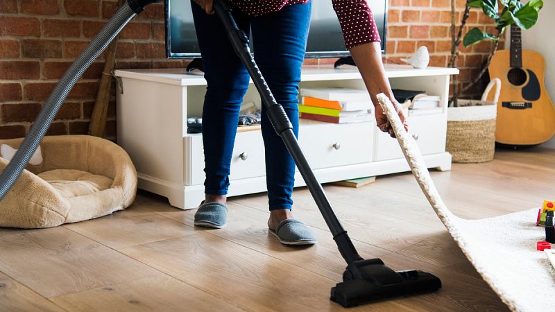 La justicia europea considera que España discrimina a las empleadas de hogar al negarles el paro