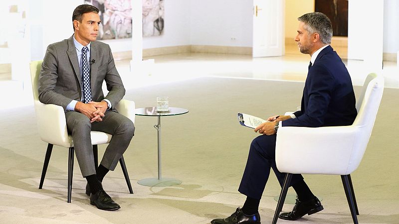 El presidente del Gobierno, Pedro Sánchez, el lunes en el Telediario 2