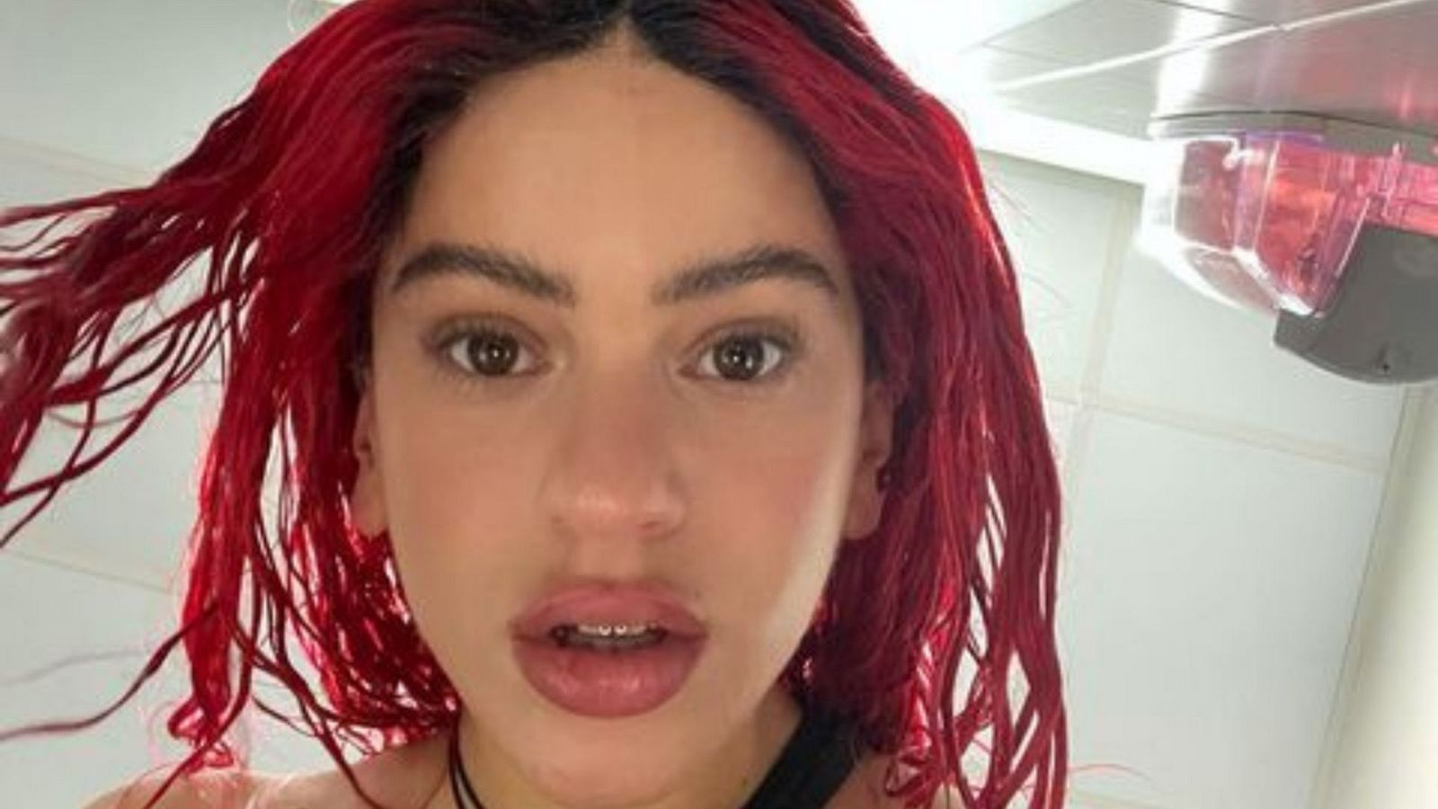 Corazón - Aprende a bailar el "Chiken teriyaki" de Rosalía paso a paso