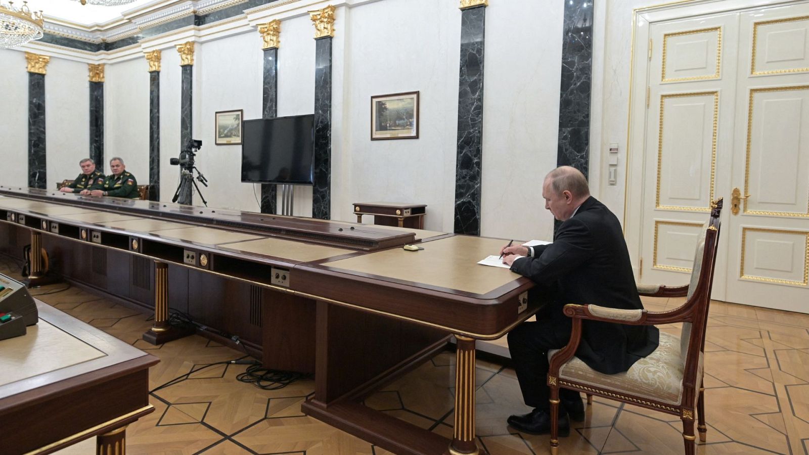 Putin responde a Occidente poniendo en alerta a su fuerza nuclear | Ver