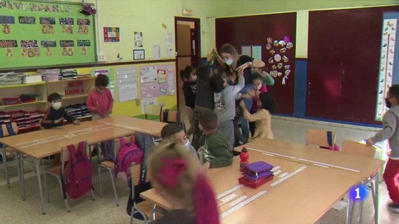 La mascareta en interior deixarà de ser obligatòria setmanes després de retirar-se a l'escola
