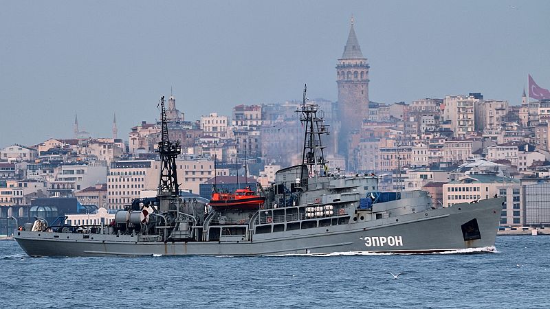 Turquía cierra el Canal del Bósforo al paso de buques de guerra de todos los países