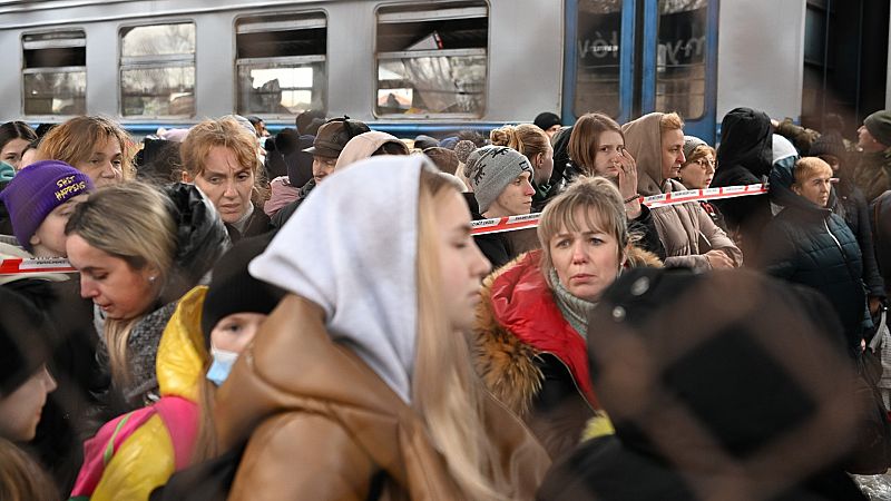 La estación de Przemysl, zona cero de la crisis de refugiados: "Huimos porque nuestras pesadillas se han hecho realidad"