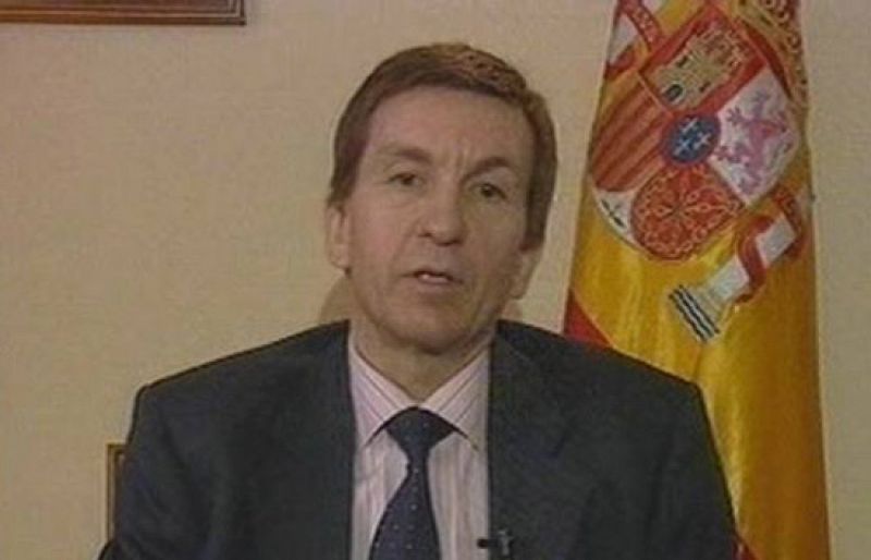 El fiscal de Madrid no ve delito en los seguimientos a Prada y Cobo pero sigue investigando el caso