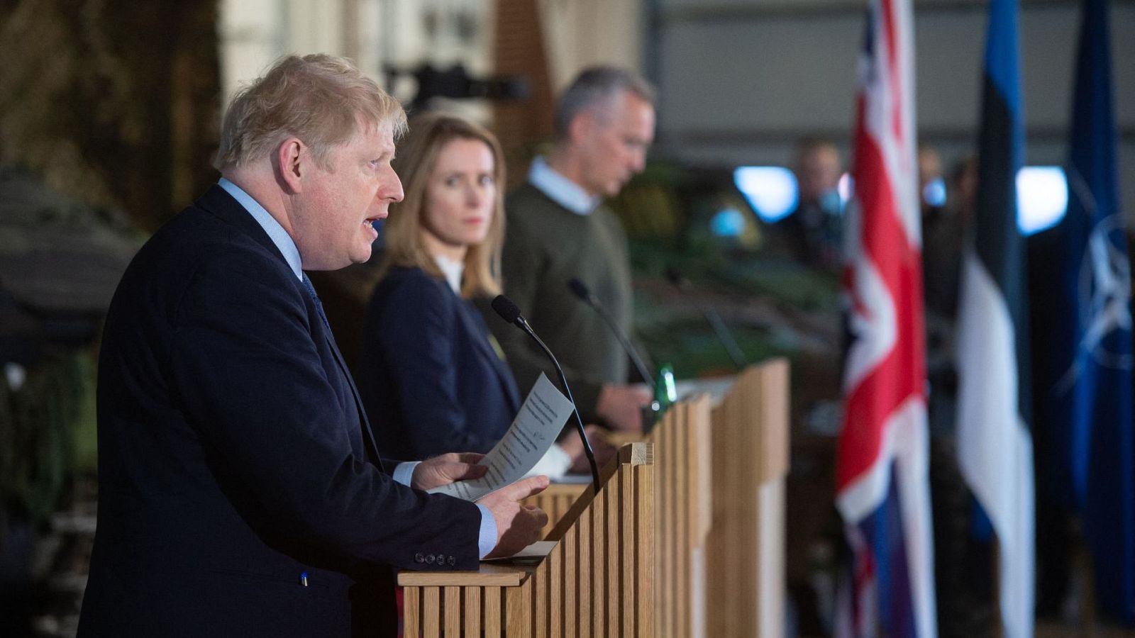 Periodista ucraniana aplaudida durante rueda prensa johnson - Modo Digital | Ver