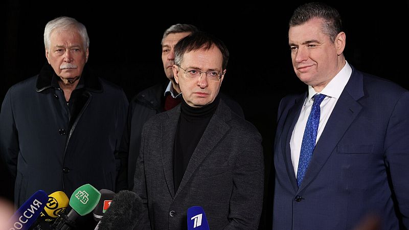 Rusia y Ucrania acuerdan abrir corredores humanitarios para evacuar a civiles y un posible alto el fuego durante su salida