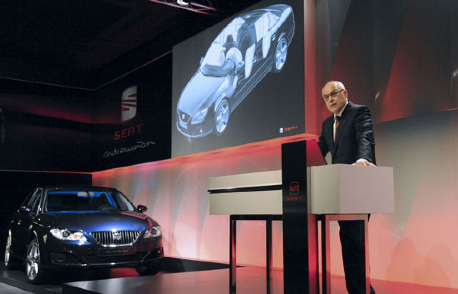 En Marbella se presenta el Seat Exeo y Francia discute un plan para ayudar a los fabricantes de coches | Ver