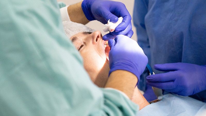 La cirugía que transforma la voz masculina en femenina